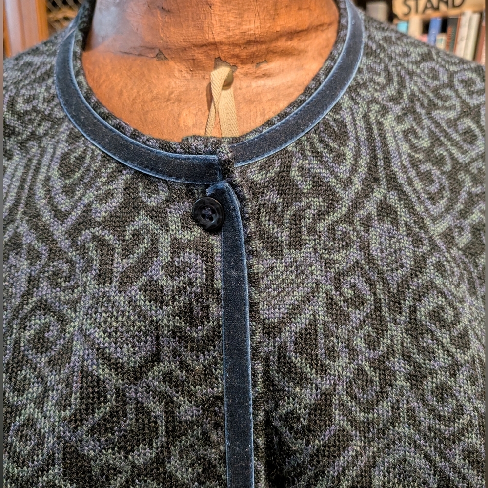 Orvis Velvet Trimmed Patterned Cardigan Size Large